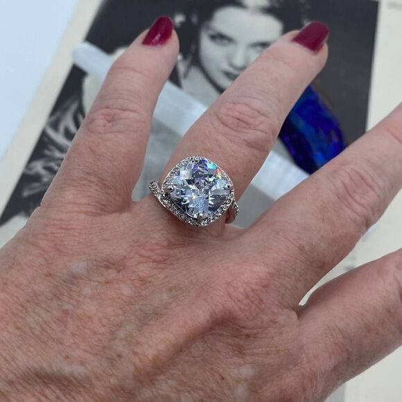 Rhodium Brass High Grade Cubic Zirconia Ring Sizes 9 & 10 - Picture 7 of 8